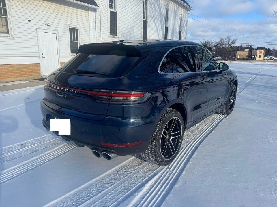2019 Porsche Macan - Image 28 of 31