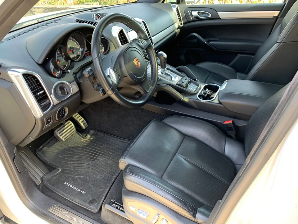 2013 Porsche 958 Cayenne GTS - Image 6 of 17