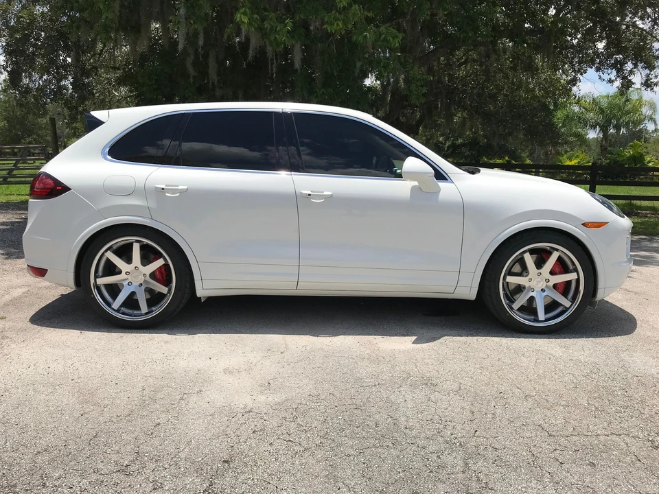 2013 Porsche 958 Cayenne Turbo - Image 2 of 7
