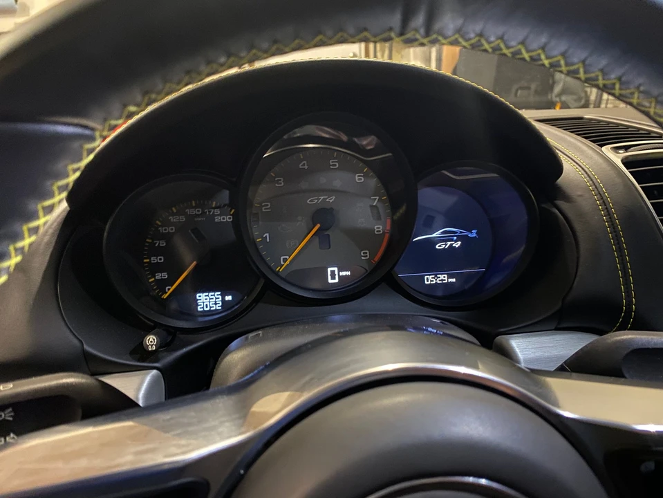 2016 Porsche 981 Cayman GT4 - Image 7 of 9