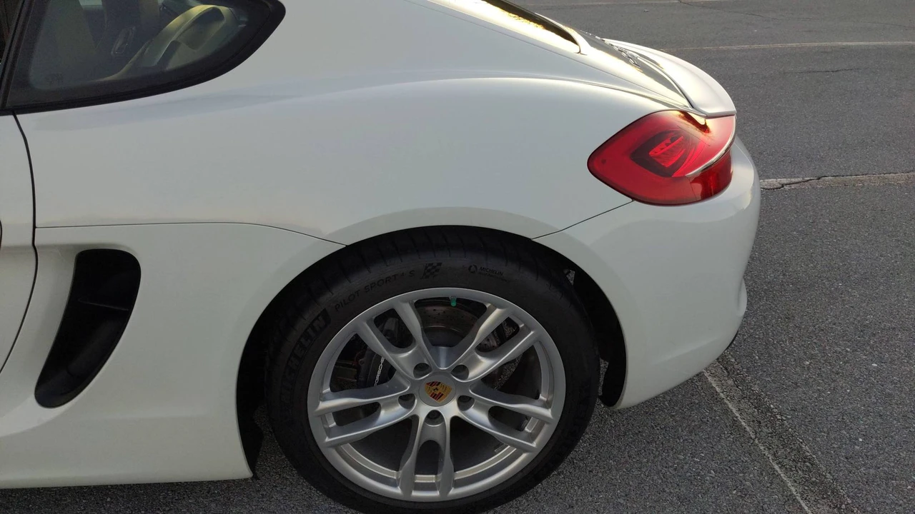 2016 Porsche 981 Cayman - Image 21 of 31