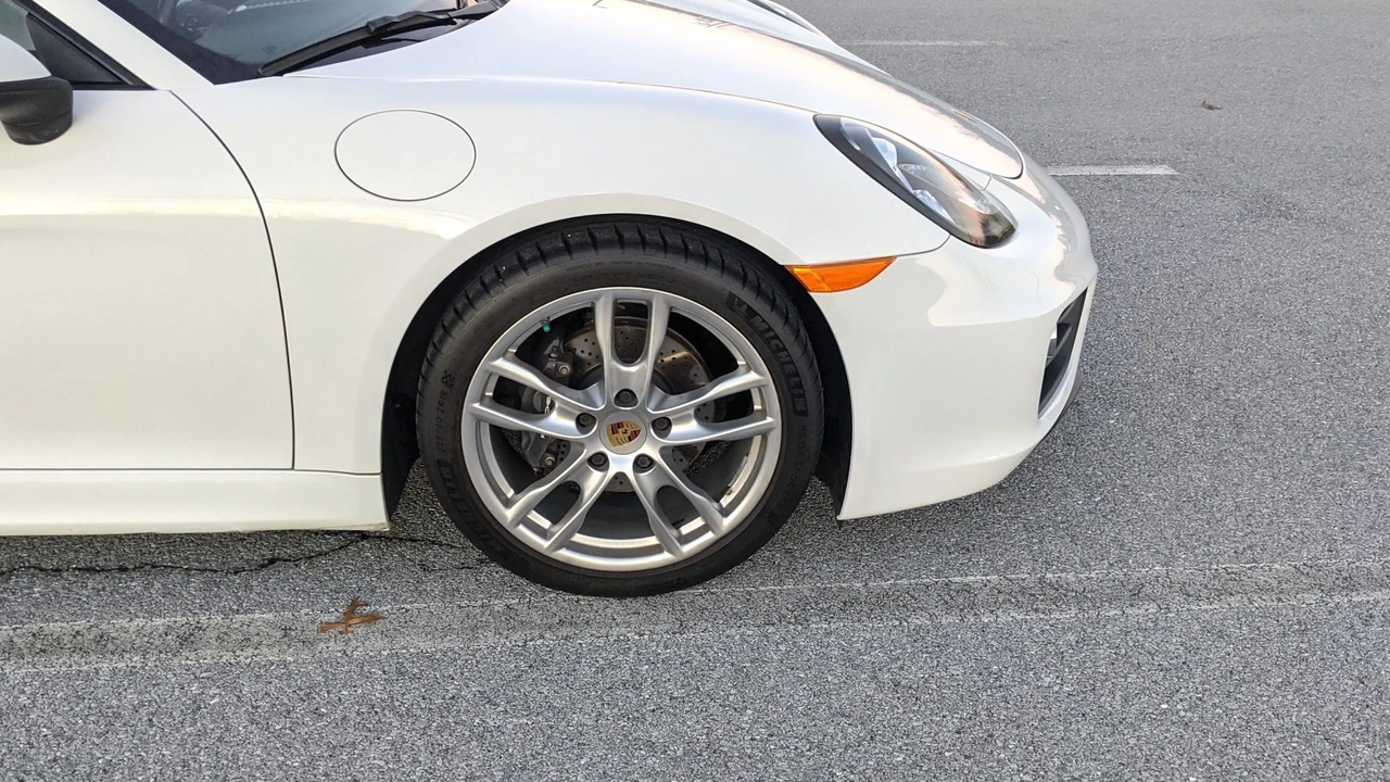 2016 Porsche 981 Cayman - Image 26 of 31
