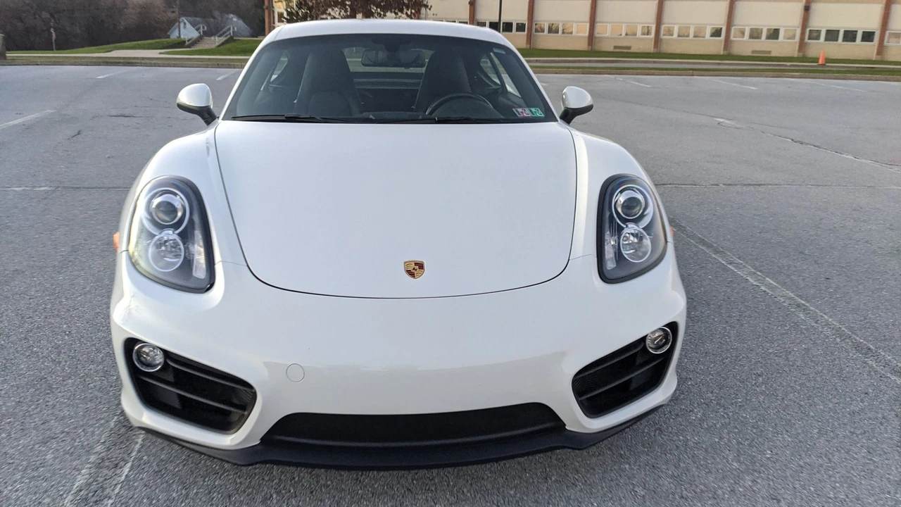 2016 Porsche 981 Cayman - Image 2 of 31