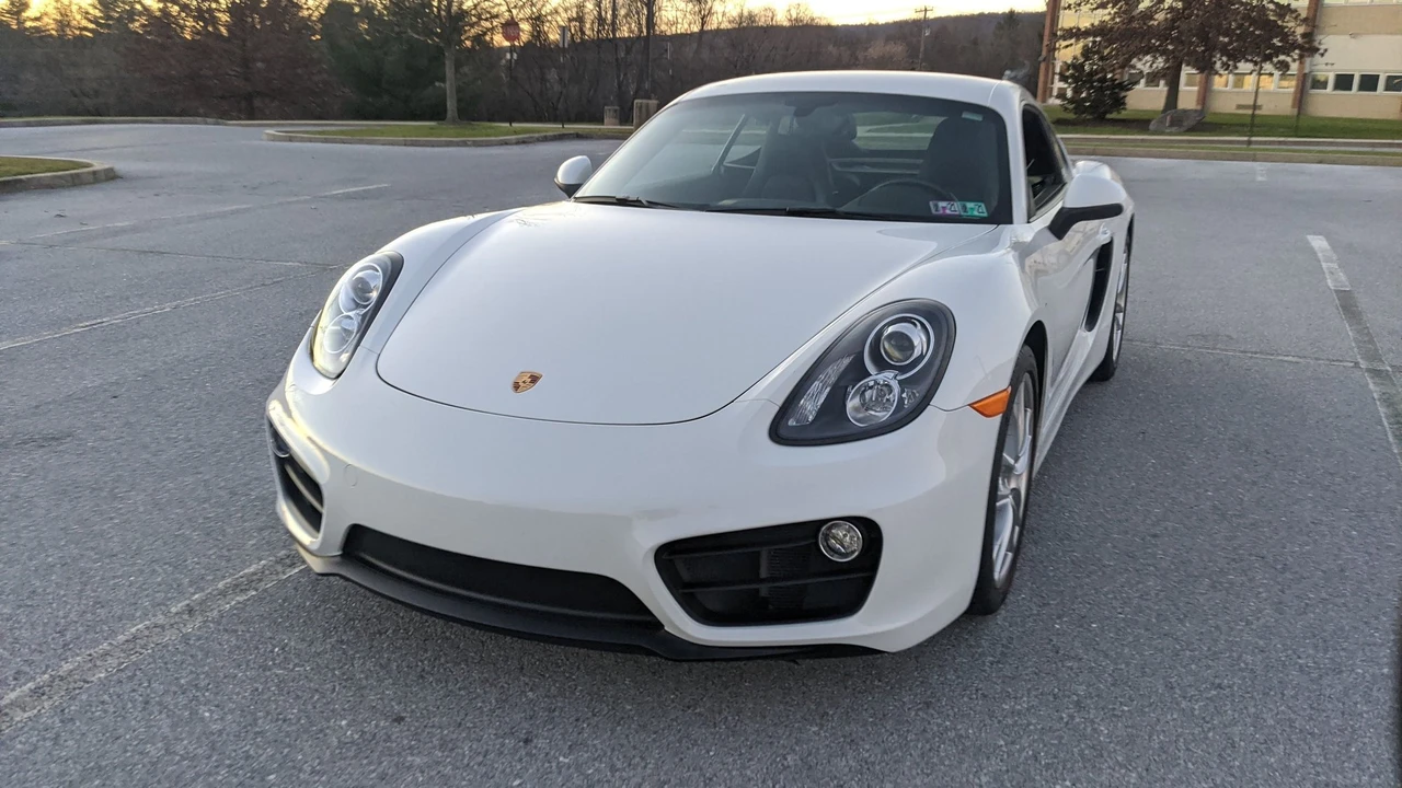 2016 Porsche 981 Cayman - Image 28 of 31