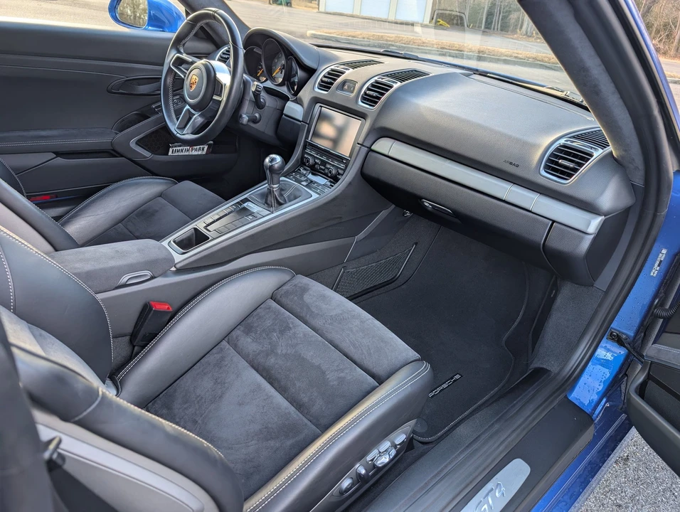 2016 Porsche 981 Cayman GT4 - Image 18 of 31