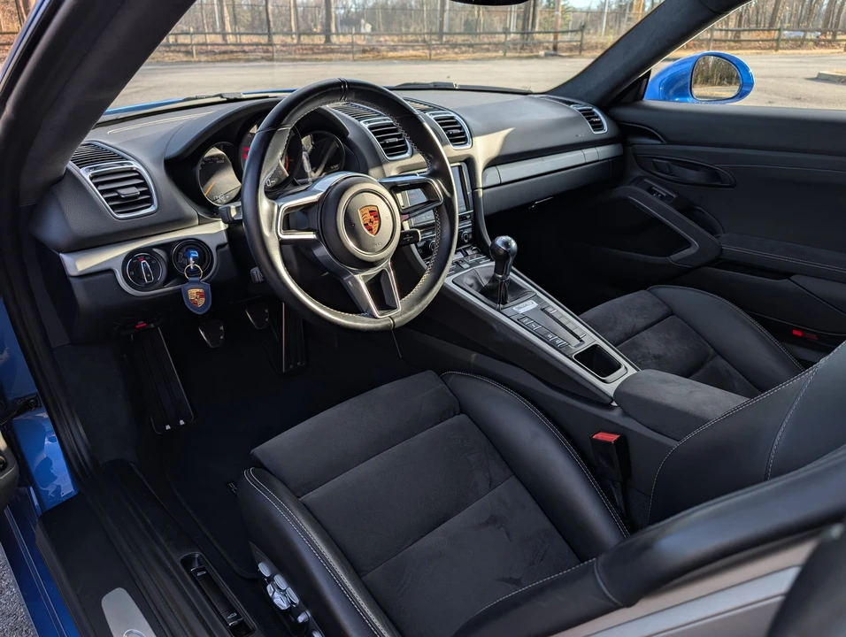 2016 Porsche 981 Cayman GT4 - Image 11 of 31