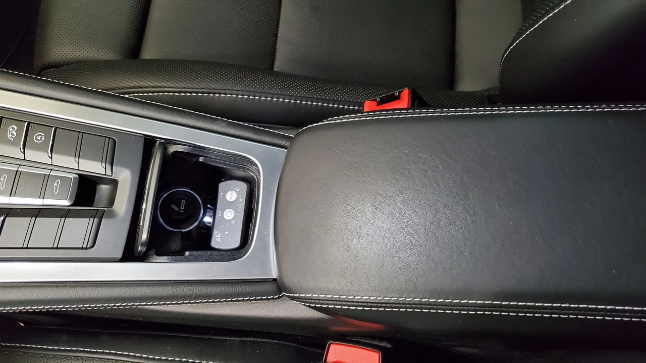 2017 Porsche 991 Targa 4 & 4S - Image 19 of 23