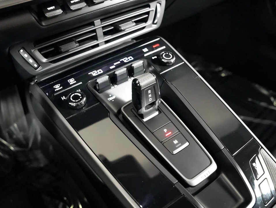 2021 Porsche 992 Carrera - Image 12 of 20