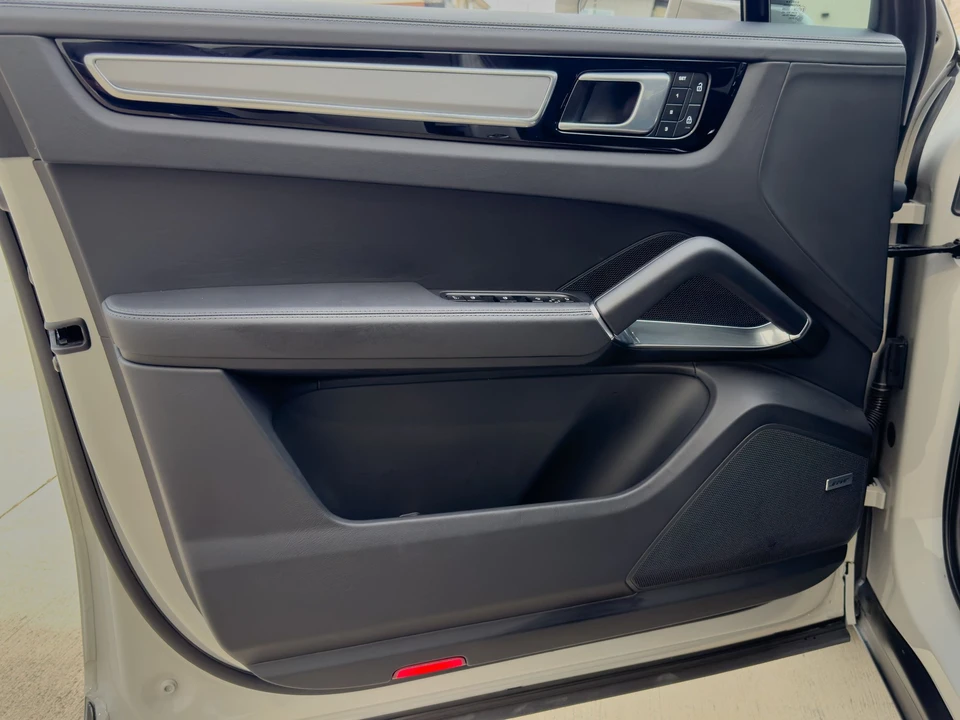2023 Porsche 9Y0/9Y3 Cayenne Turbo - Image 11 of 23