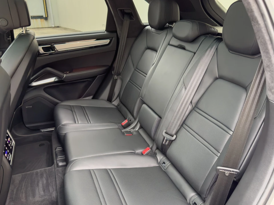 2023 Porsche 9Y0/9Y3 Cayenne Turbo - Image 19 of 23