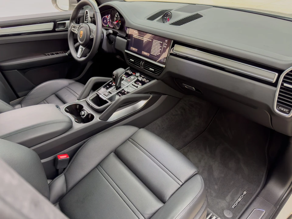 2023 Porsche 9Y0/9Y3 Cayenne Turbo - Image 18 of 23