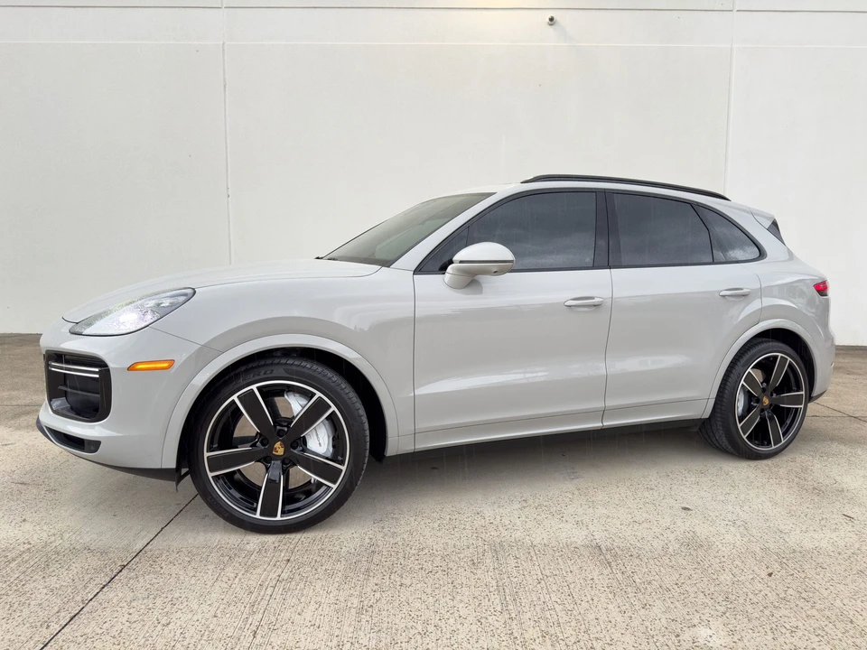2023 Porsche 9Y0/9Y3 Cayenne Turbo - Image 22 of 23