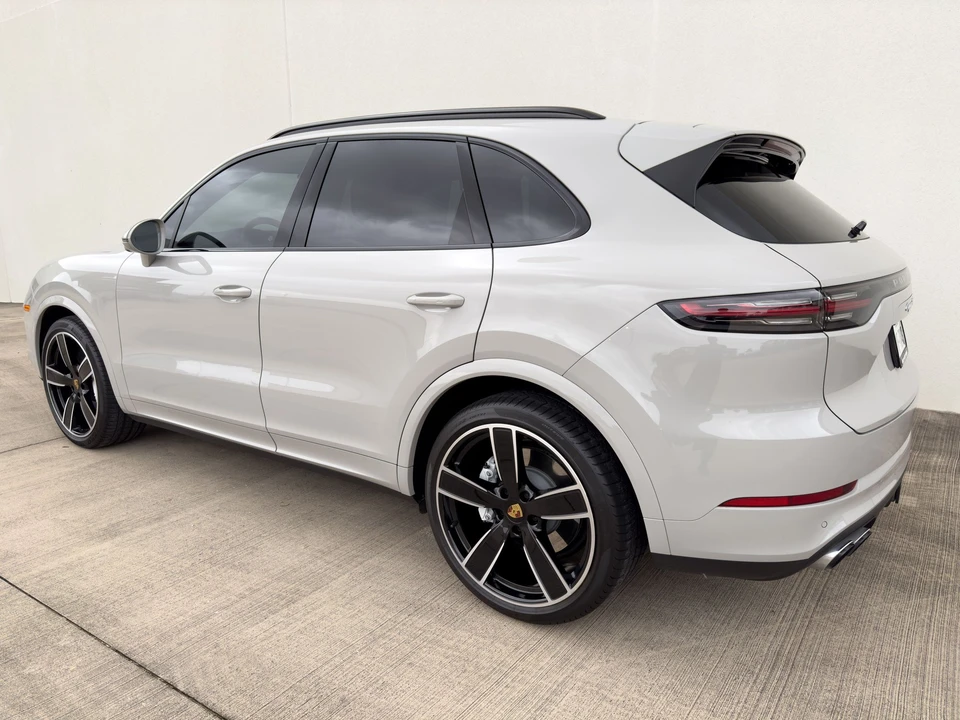 2023 Porsche 9Y0/9Y3 Cayenne Turbo - Image 4 of 23