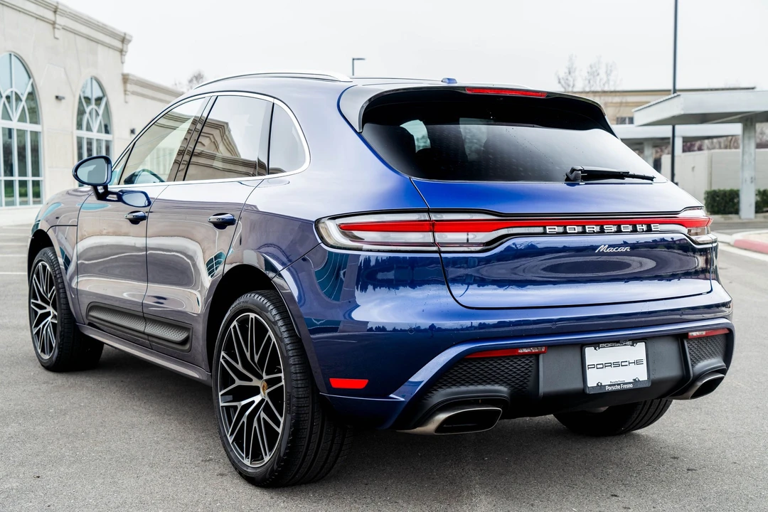 2023 Porsche Macan - Image 3 of 5