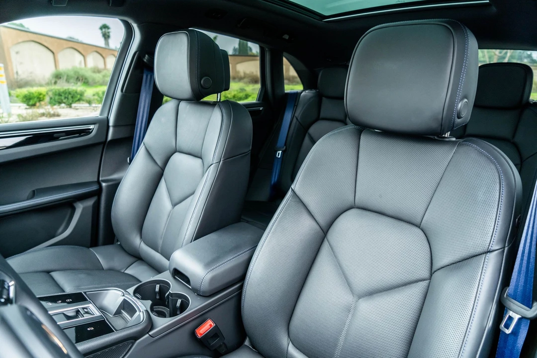 2023 Porsche Macan - Image 5 of 5