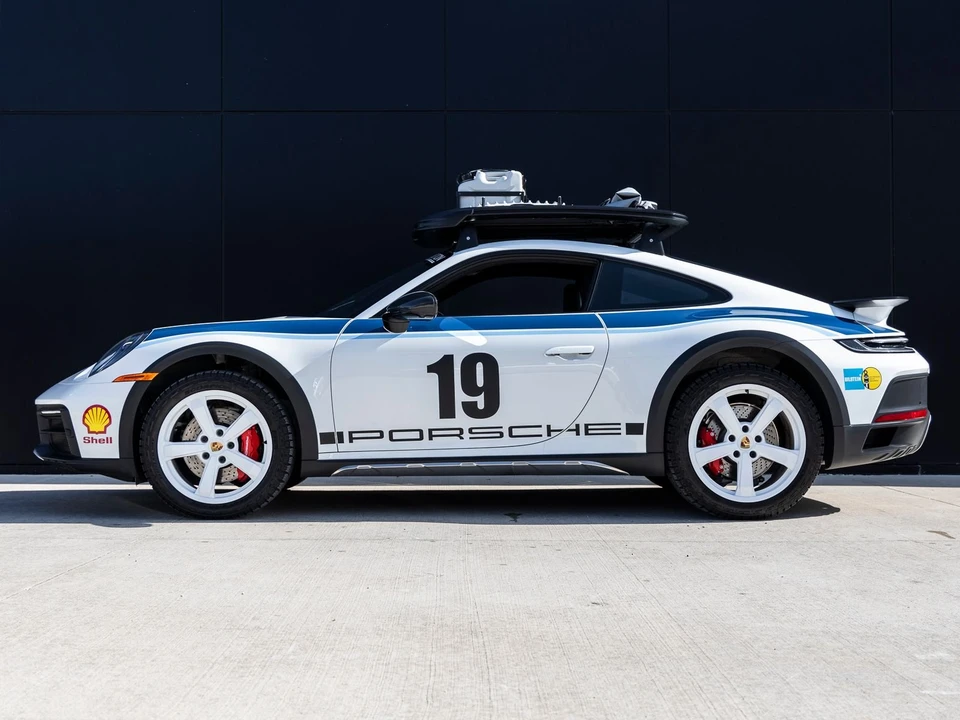 2023 Porsche 992 Dakar - Image 10 of 13