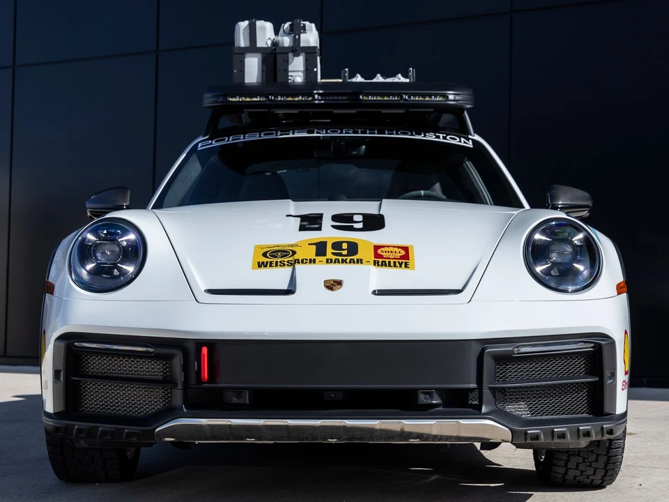 2023 Porsche 992 Dakar - Image 2 of 13