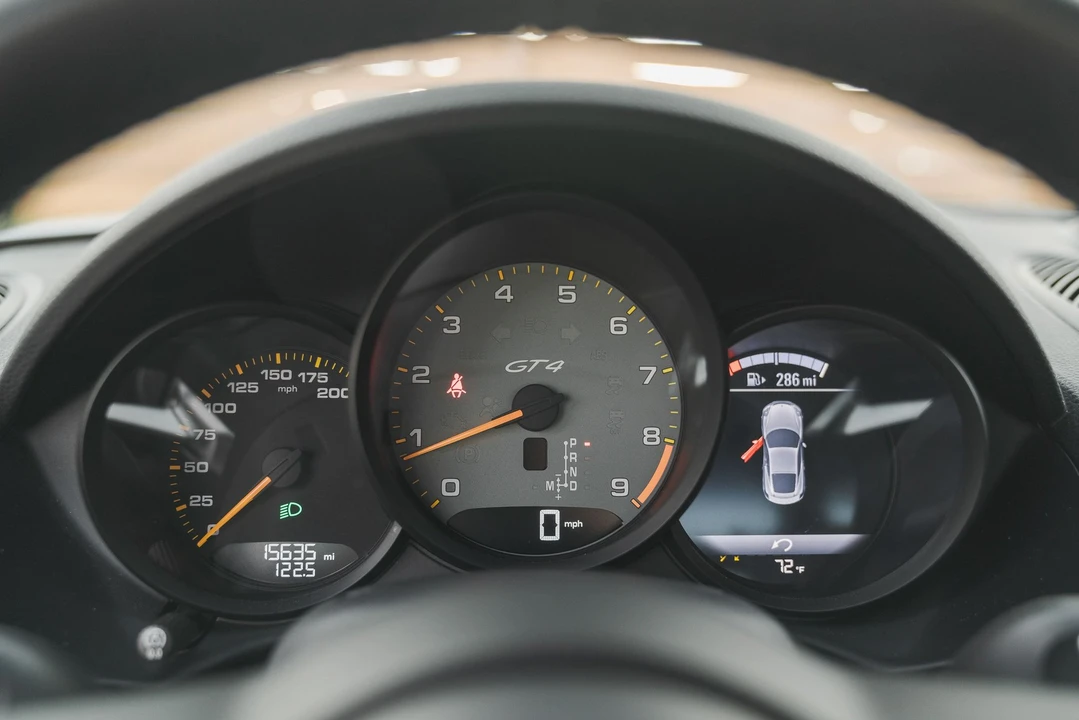 2021 Porsche 718 Cayman - Image 6 of 7