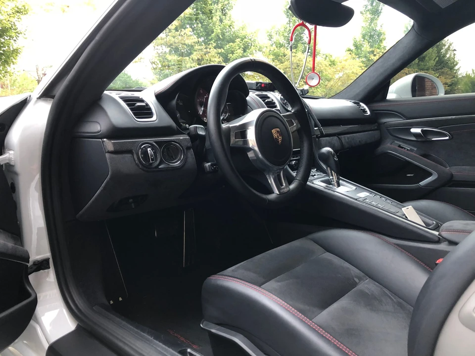 2015 Porsche 981 Cayman GTS - Image 4 of 5