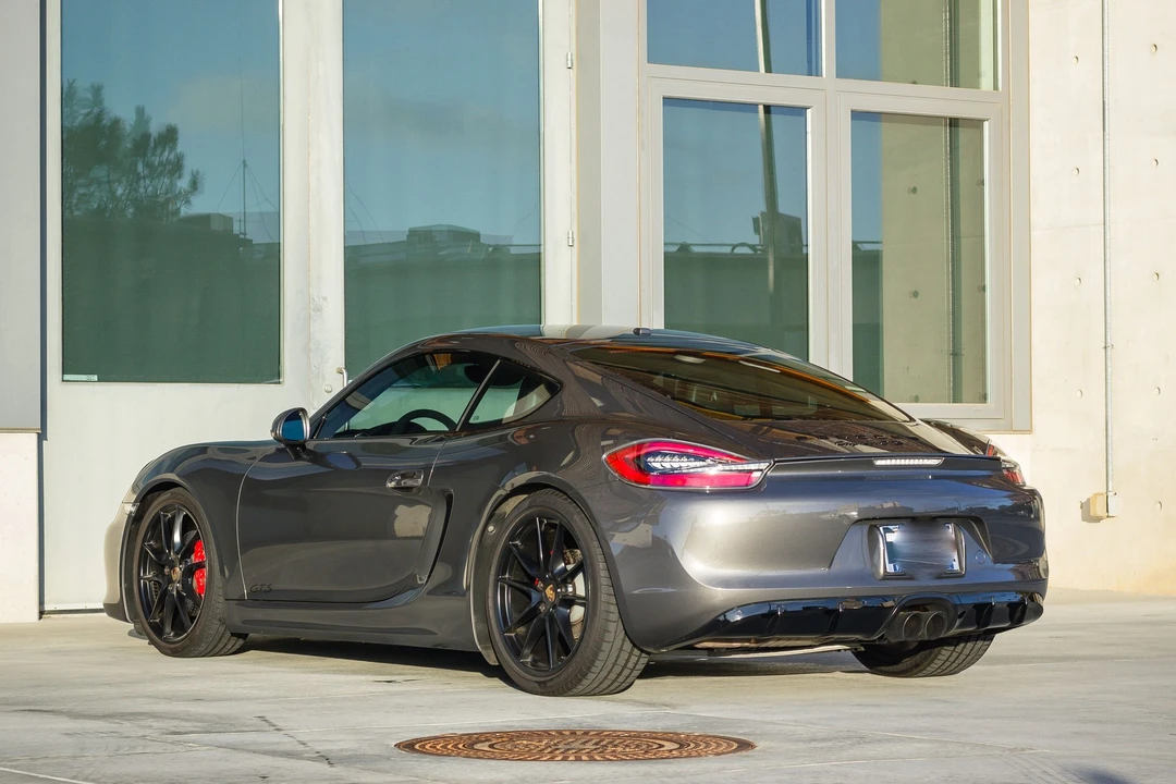 2015 Porsche 981 Cayman GTS - Image 9 of 31