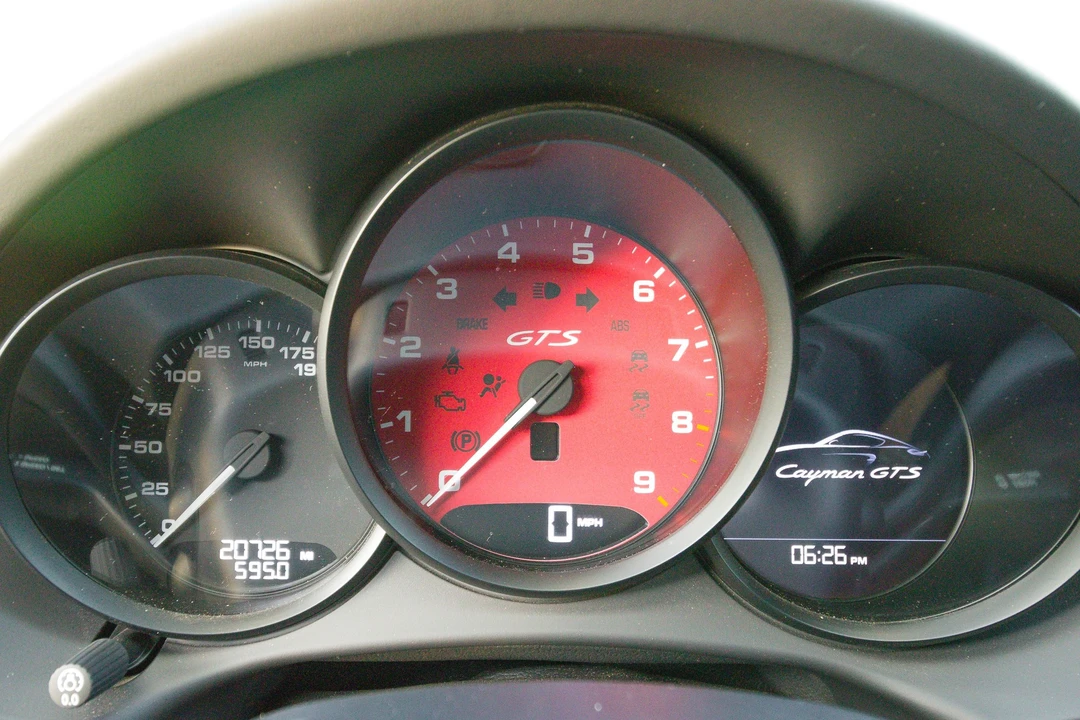 2015 Porsche 981 Cayman GTS - Image 16 of 31