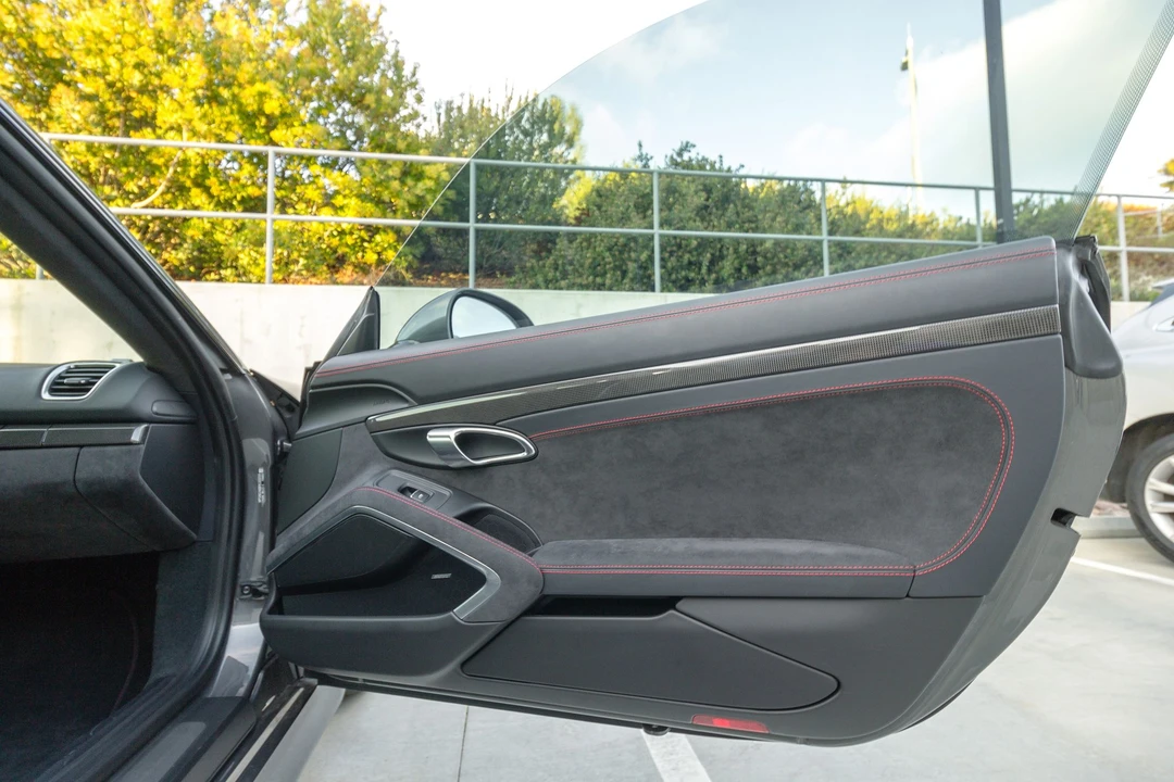 2015 Porsche 981 Cayman GTS - Image 20 of 31
