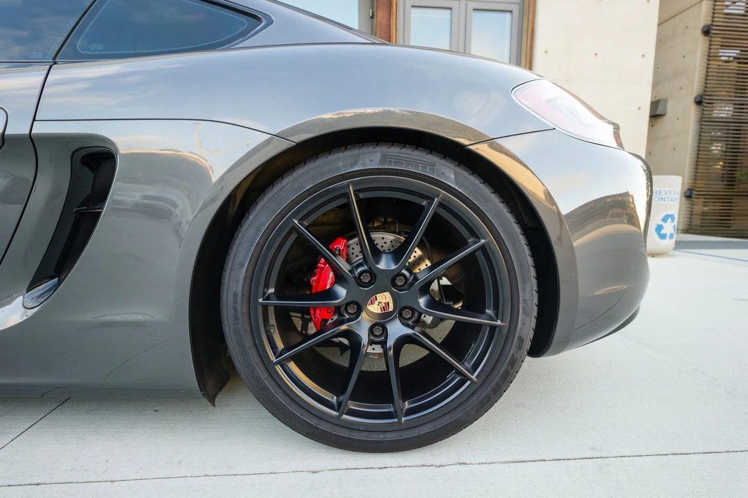 2015 Porsche 981 Cayman GTS - Image 27 of 31