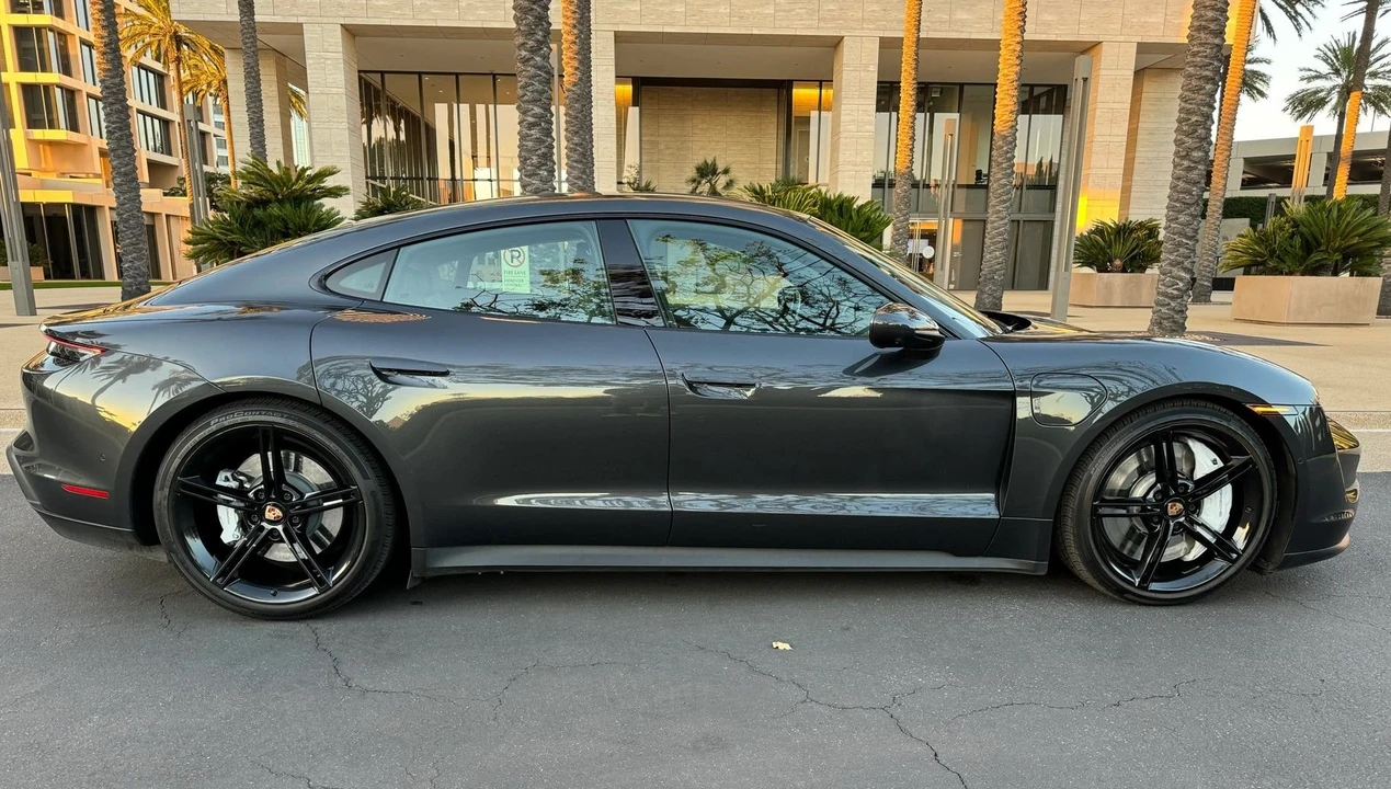 2020 Porsche Taycan 4S - Image 3 of 7