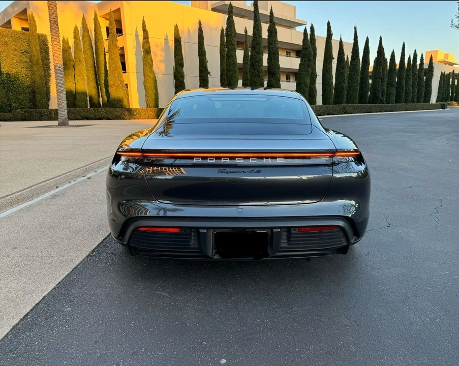 2020 Porsche Taycan 4S - Image 4 of 7