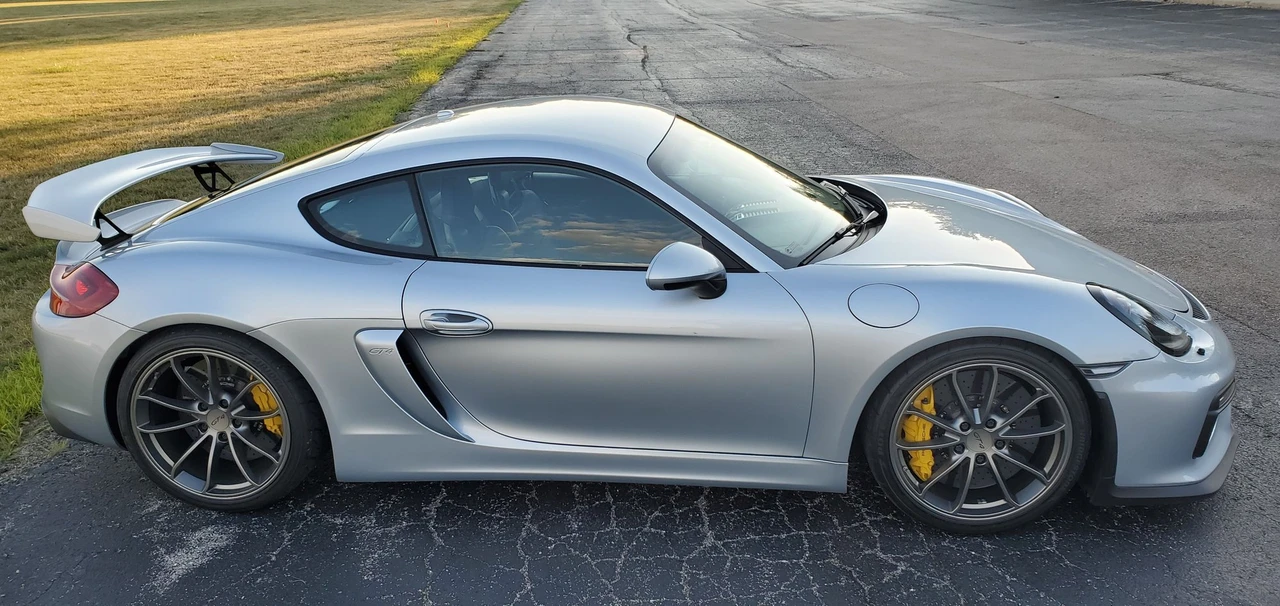 2016 Porsche 981 Cayman GT4 - Image 2 of 6