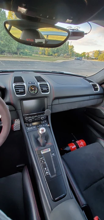 2016 Porsche 981 Cayman GT4 - Image 6 of 6