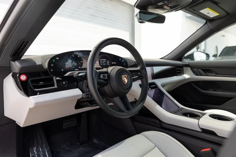 2023 Porsche Taycan - Image 4 of 9