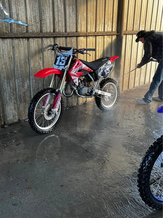 Honda CR - Image 3 of 3