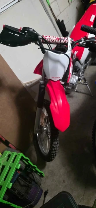 Honda CRF - Image 2 of 3