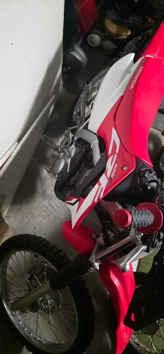 Honda CRF - Image 3 of 3