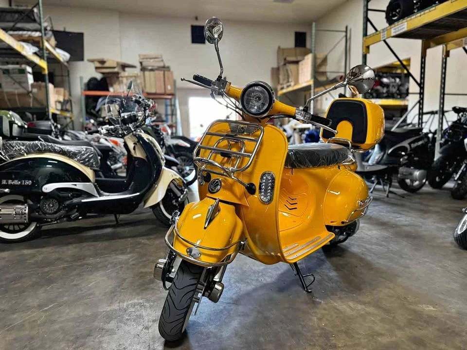 Lambretta - Image 1 of 2