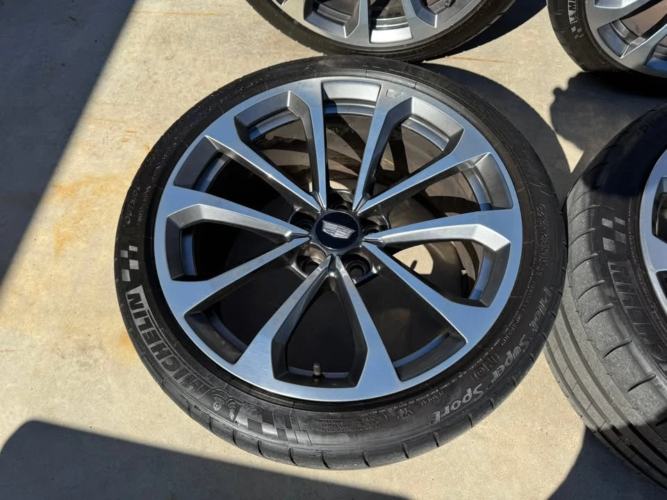 2019 Cadillac CTS-V 3rd Gen - Image 2 of 7
