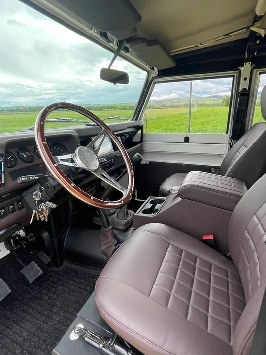 2000 Land Rover Defender 90 - Image 8 of 24