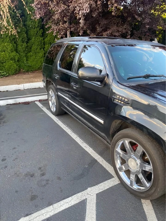2008 Cadillac Escalade & EXT 3rd Gen - Image 2 of 10