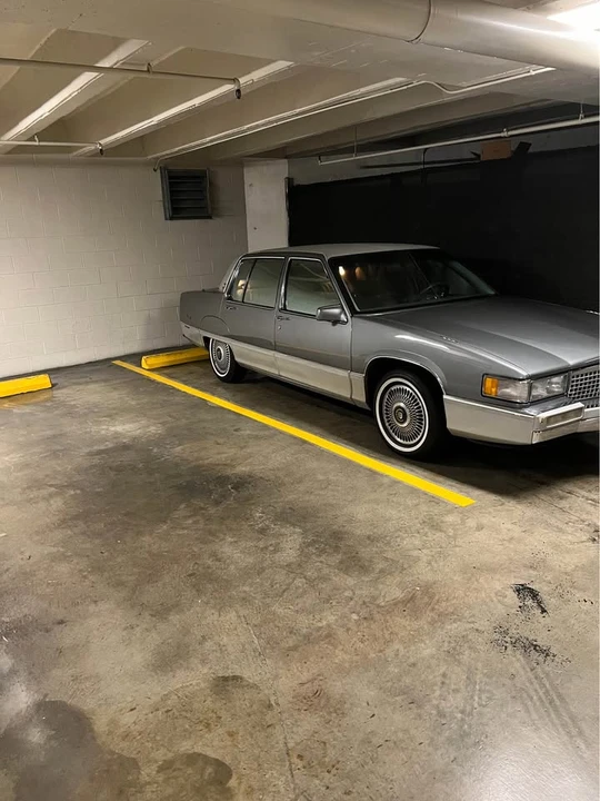 Cadillac Fleetwood - Image 2 of 2