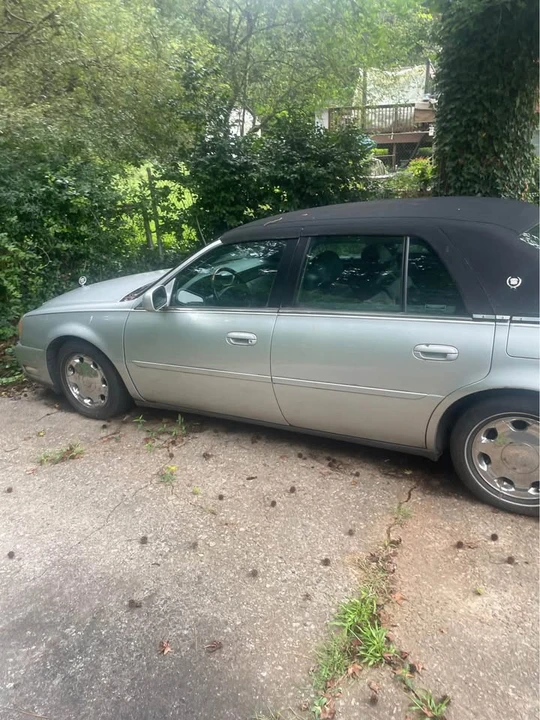 2001 Cadillac DeVille 8th Gen - Image 2 of 4