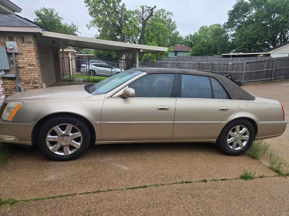 2006 Cadillac DTS - Image 2 of 9