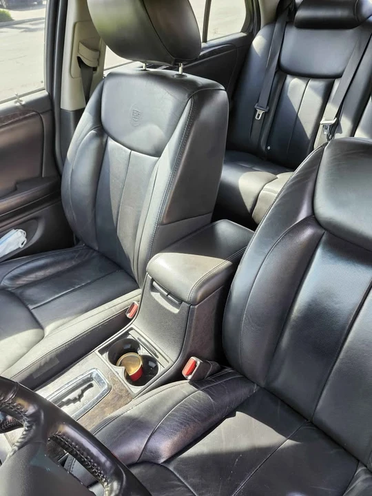 2010 Cadillac DTS - Image 3 of 8