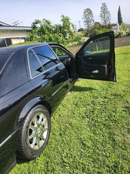 2010 Cadillac DTS - Image 5 of 8