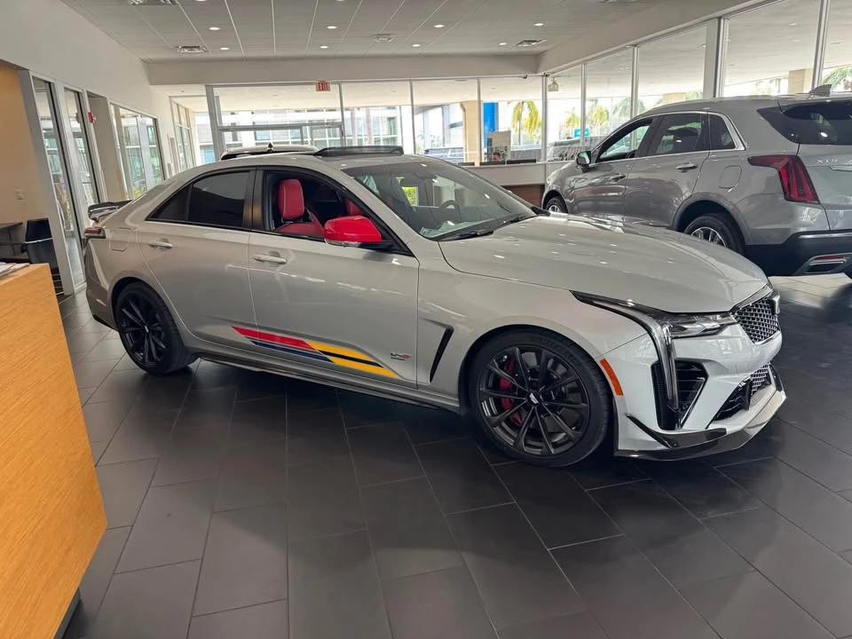 Cadillac CT4-V Blackwing - Image 2 of 9