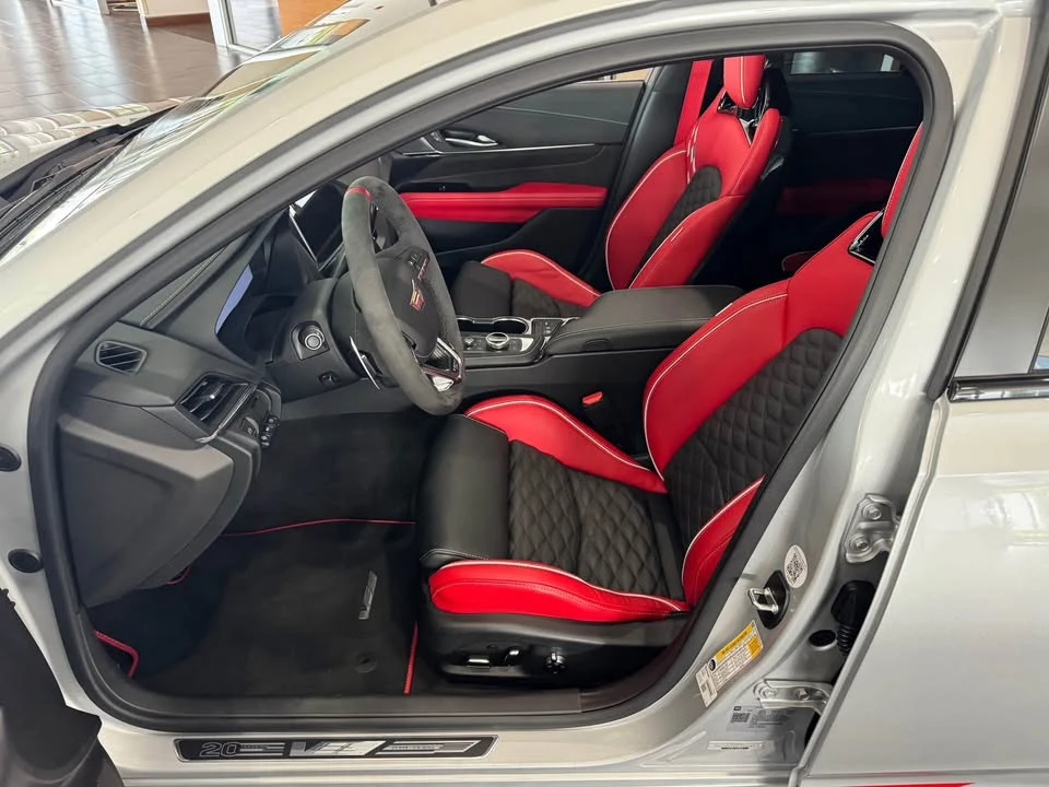 Cadillac CT4-V Blackwing - Image 8 of 9