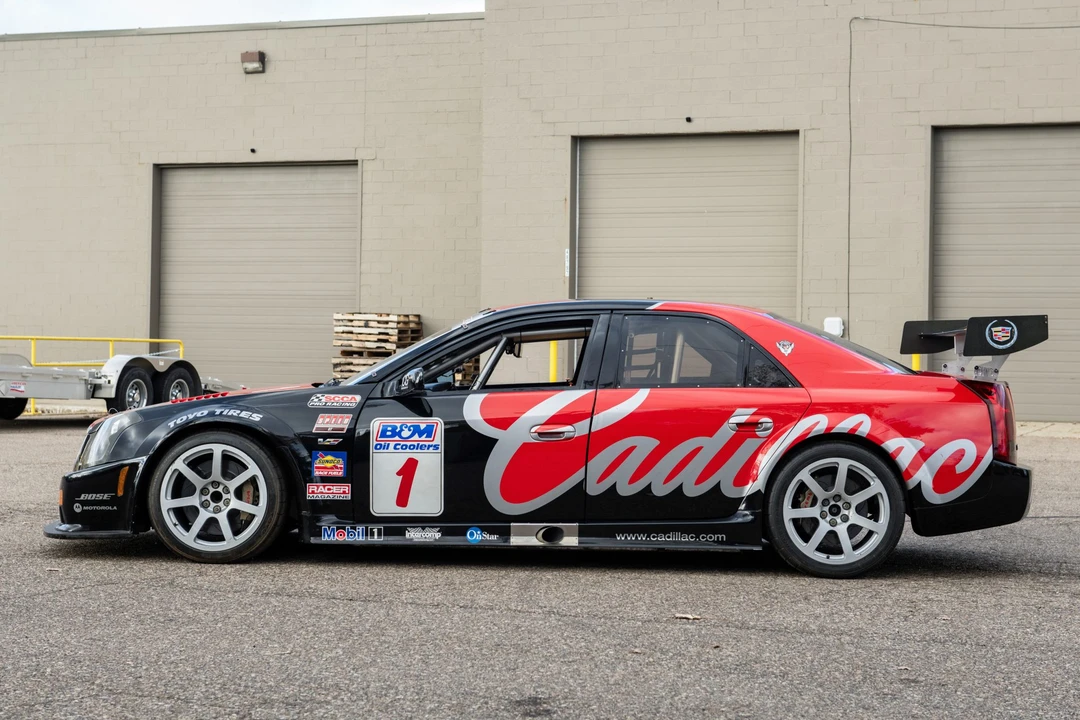 Cadillac CTS-V 1st Gen - Image 8 of 31