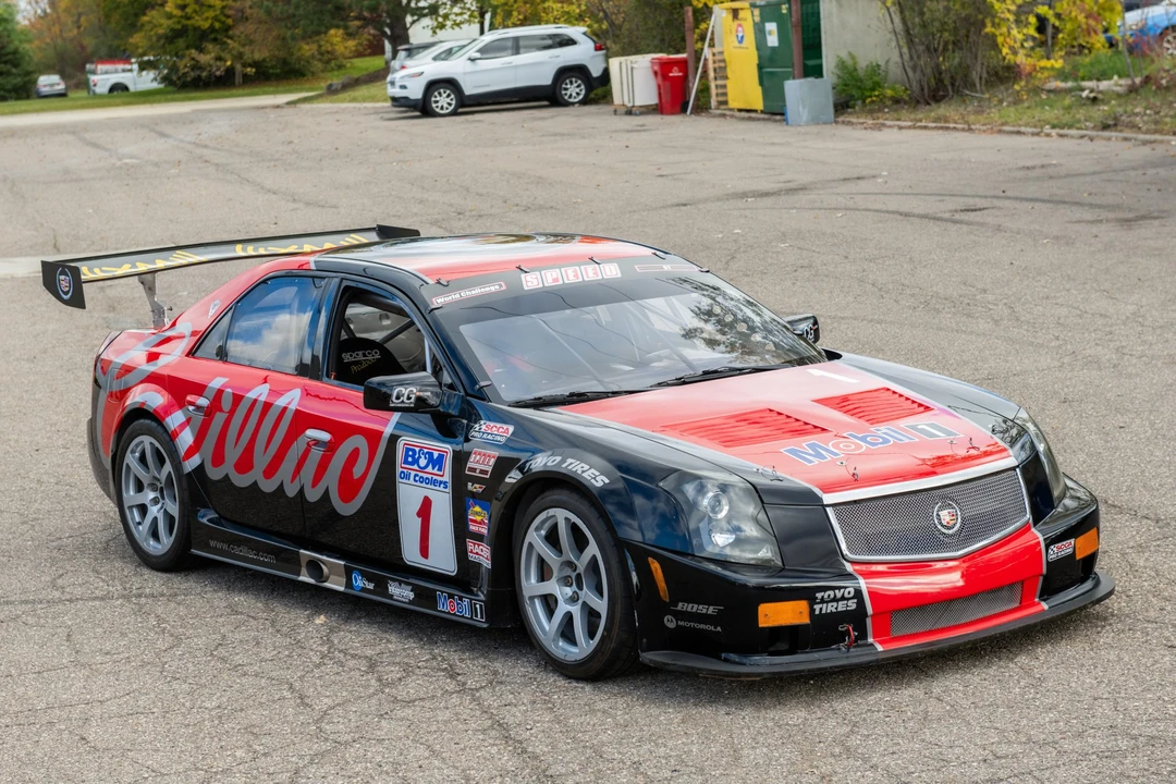 Cadillac CTS-V 1st Gen - Image 3 of 31