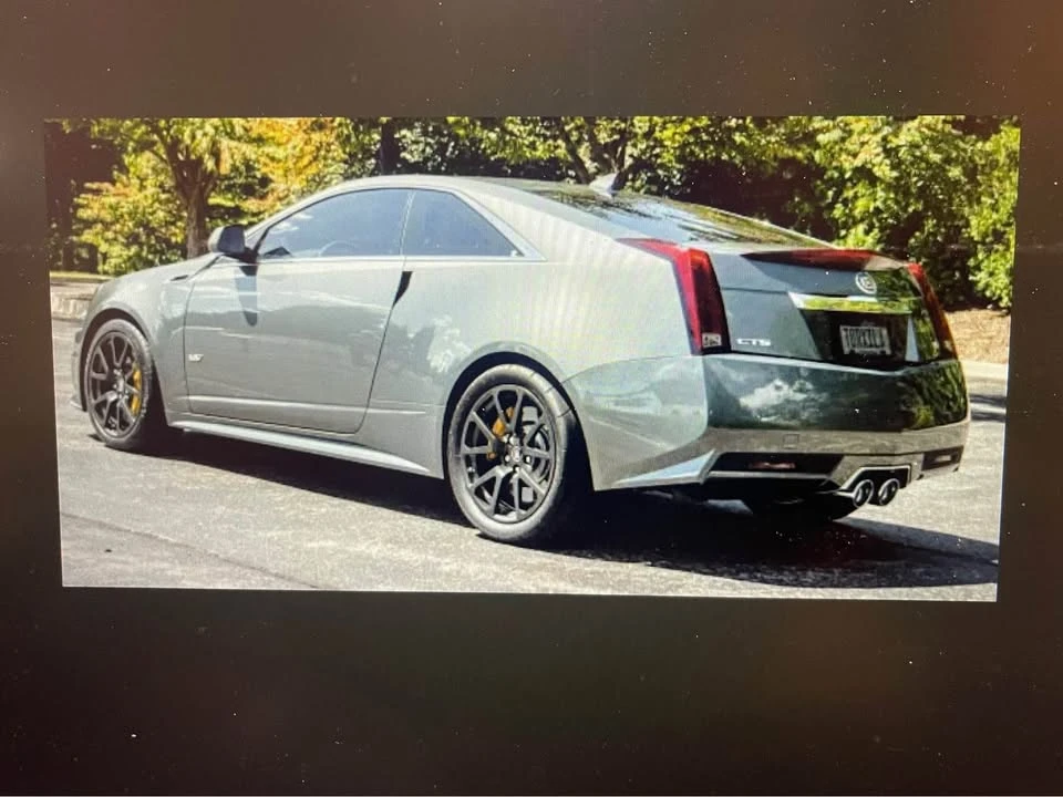 Cadillac CTS-V 2nd Gen - Image 4 of 4