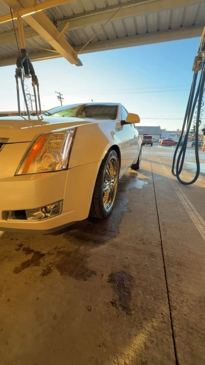 Cadillac CTS - Image 2 of 7